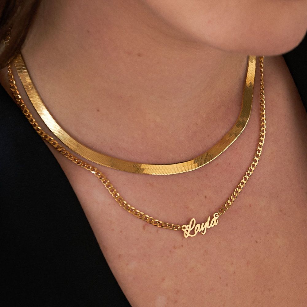 name-necklace-with-bold-curb-chain-gold-vermeil-4